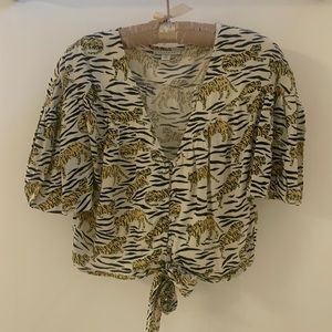 Topshop sunmer tiger print, front tie,short sleeve button blouse. Like new